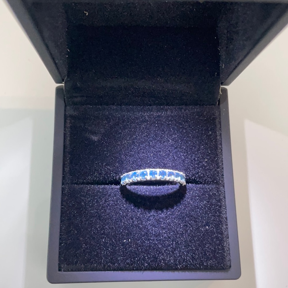 0.80 Cts London blue topaz box is not included